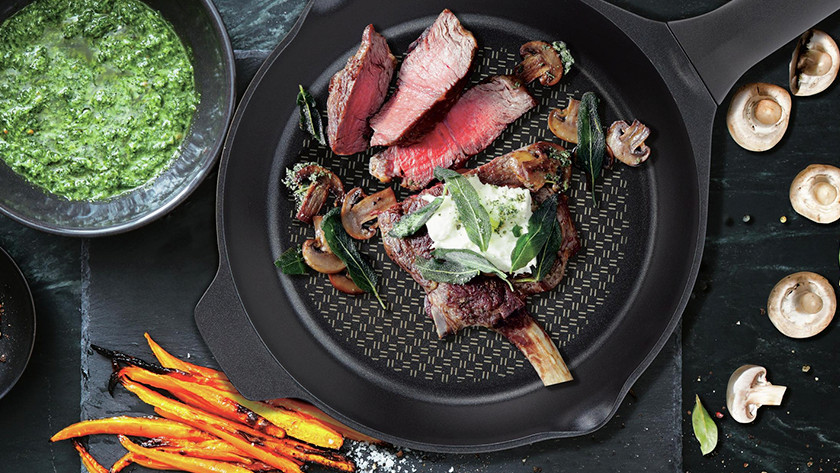 Frying pan with meat