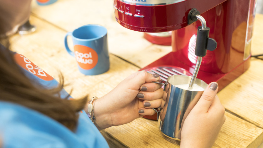 Piston machine: froth the milk yourself