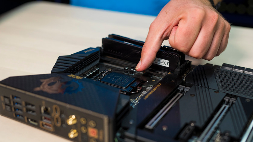 Die Taktfrequenz wird durch das Motherboard und den Prozessor bestimmt