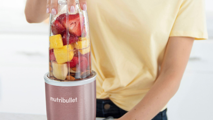 Nutribullet controls by hand