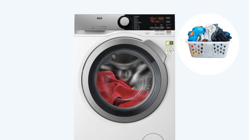 Washing machine with 8 or 9kg load capacity