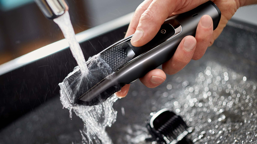 Beard trimmer for in the shower