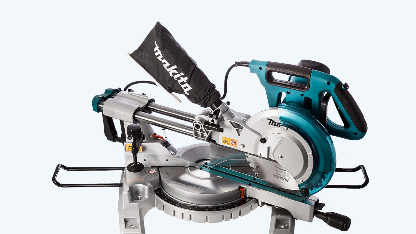 Die Makita LS1018LN lässt sich zum Transport zusammenklappen