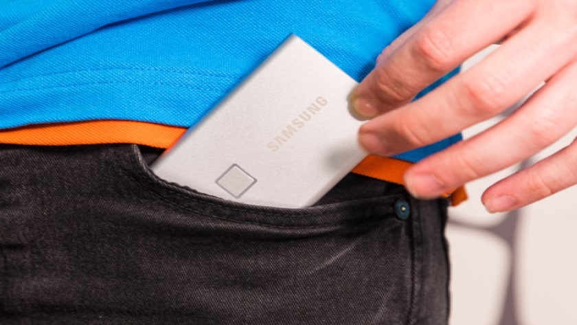 Expert puts internal SSD in the pocket of their pants