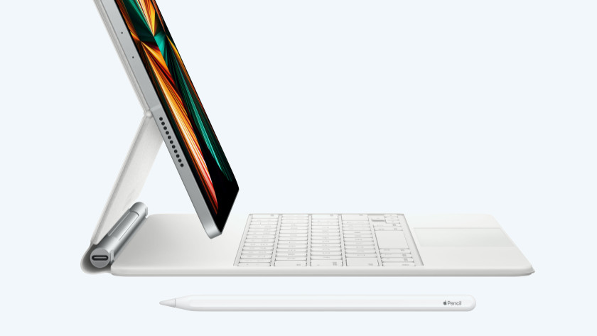 Magic Keyboard und Apple Pencil iPad Pro (2021)