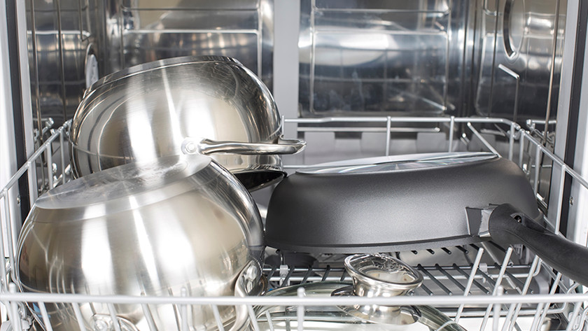 Cooking pot in dishwasher