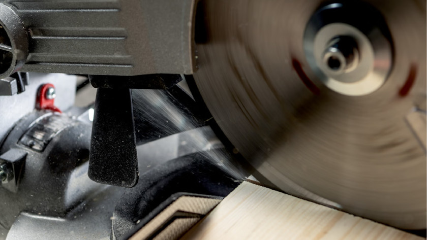 Close-up Metabo KGS 216 M radial arm saw