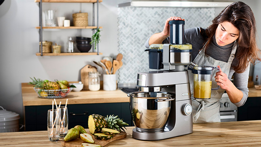 Kenwood stand mixer with juicer attachment