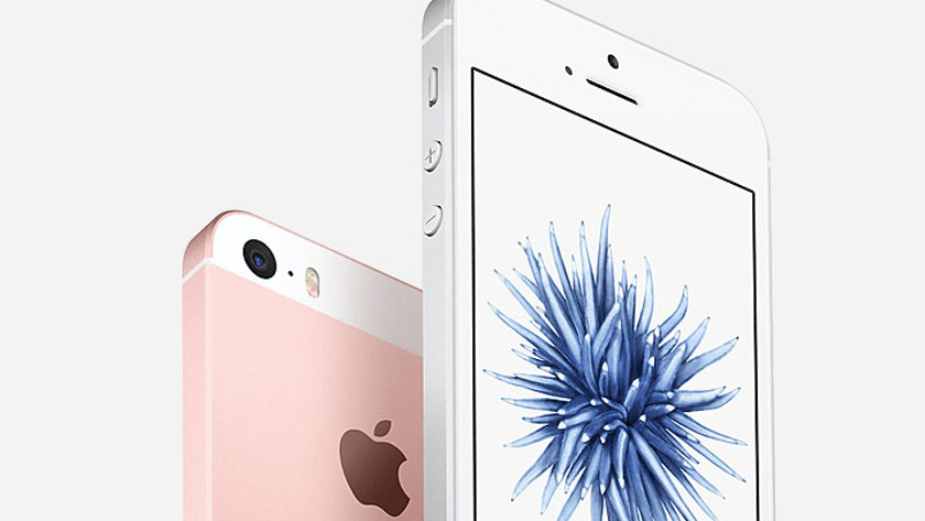Apple iPhone SE in use | Coolblue - Free delivery & returns