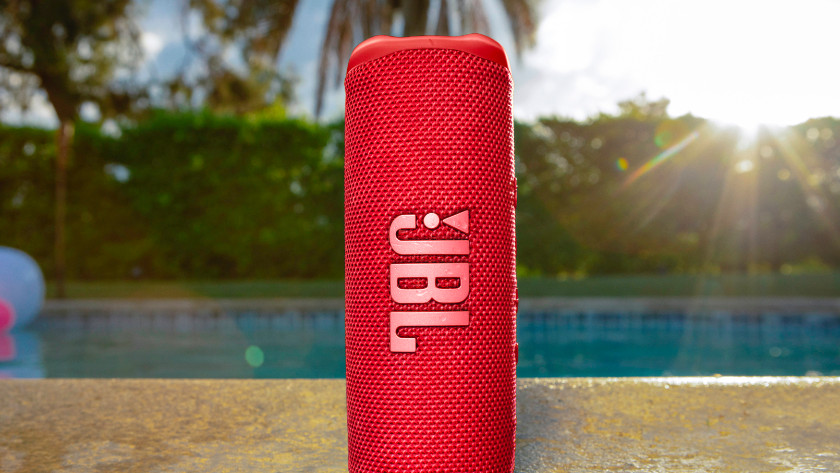 JBL Flip 6 vs Charge 5: Which is the better speaker?