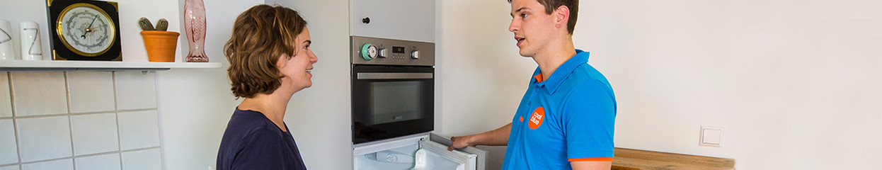 How do you measure the niche dimensions of a built-in freezer?