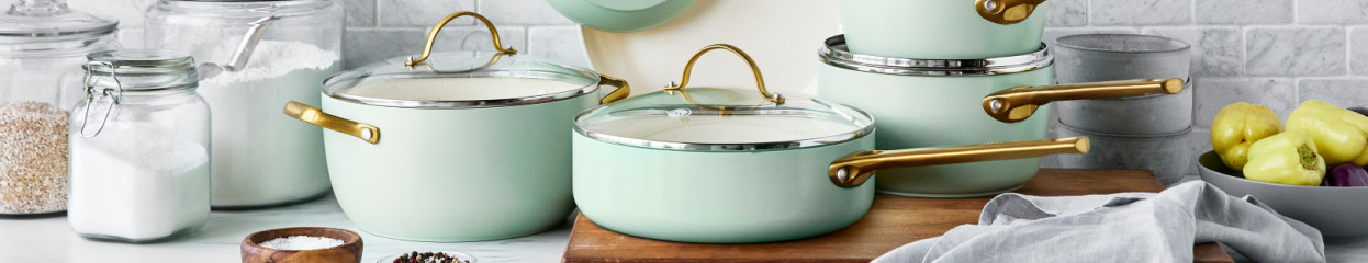 What are PFAS-free pans?