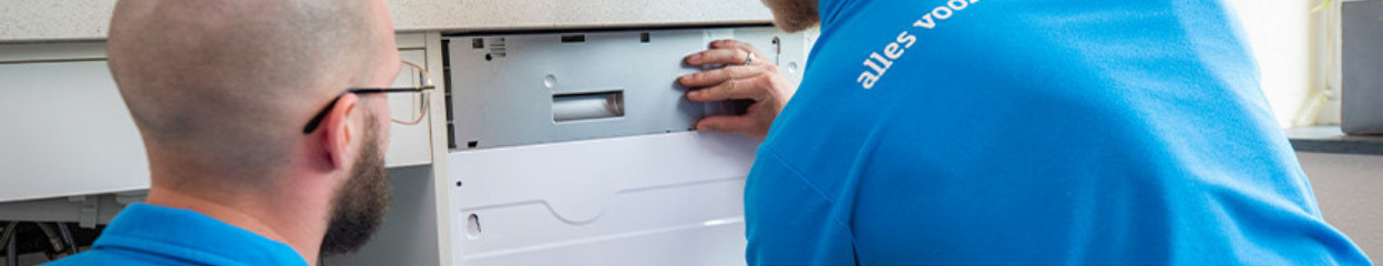 How do you place a dishwasher level?