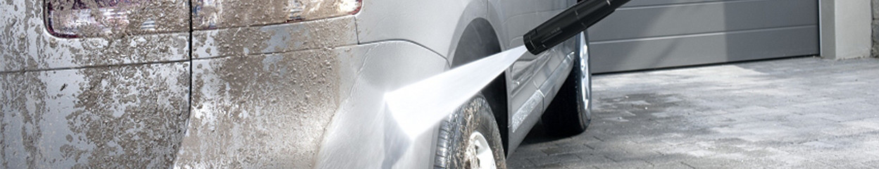 Cleaning your car with a high-pressure cleaner