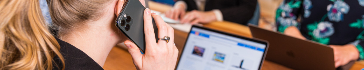 How do you choose a business phone?