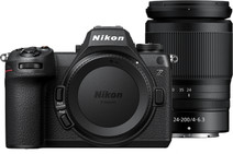Nikon Z6 III + Nikkor Z 24-200 mm f/4-6.3 VR Nikon Kamera