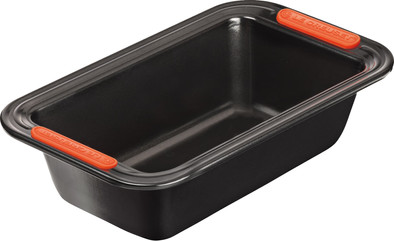 Le Creuset Cake mold is no longer available