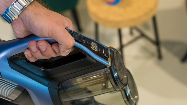 Display an einem Philips Akku-Staubsauger