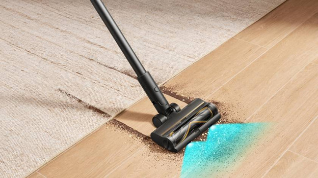 How closely to the edges does the electric mop clean?