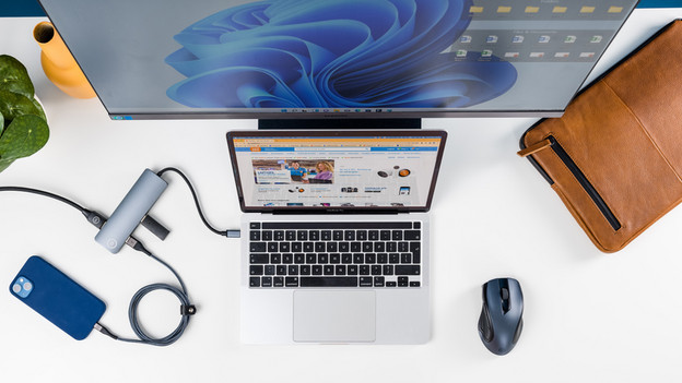 Laptop, Monitor und Handy