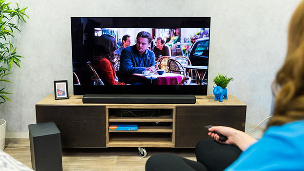 Filme oder Serien mit der Samsung HW-Q70T ansehen