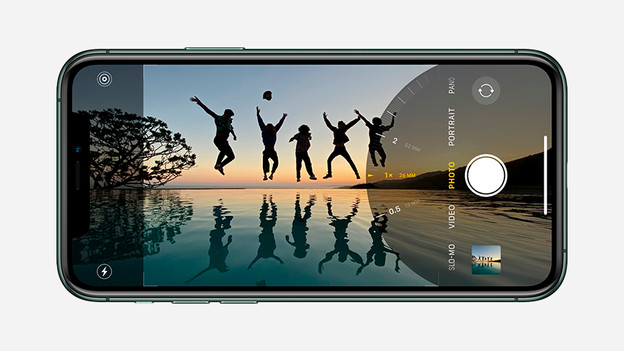 iPhone 11 Pro: higher brightness and deeper blacks 