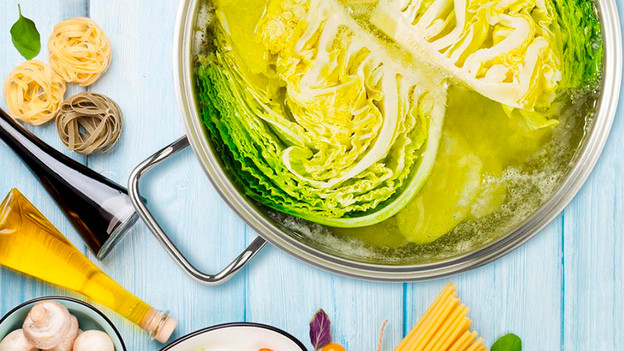 Kochtopf: Gemüse, Kartoffeln und Reis