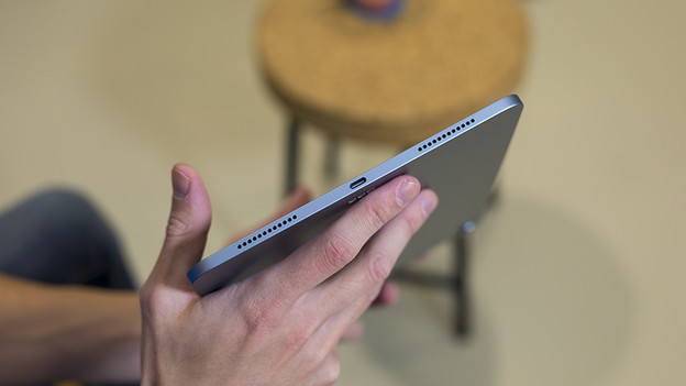 USB-C port on the Apple iPad Air (2020)