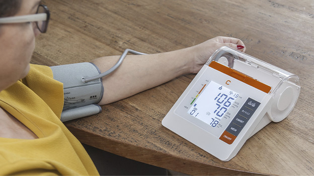 Blood pressure monitor and cuff