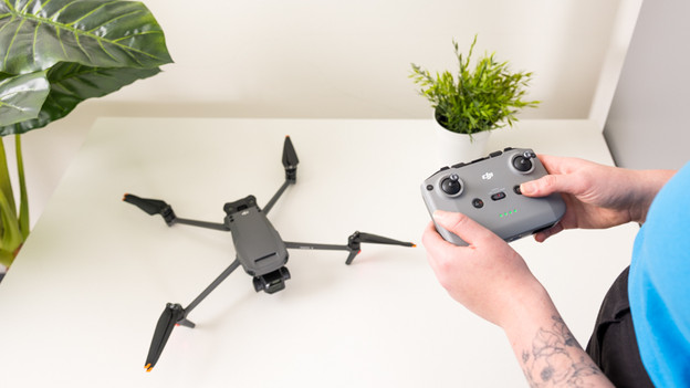 Switch on the DJI controller