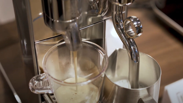 Automatische Dampflanze: hochwertiger Milchschaum