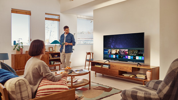 Watch TV on the internet with a smart TV