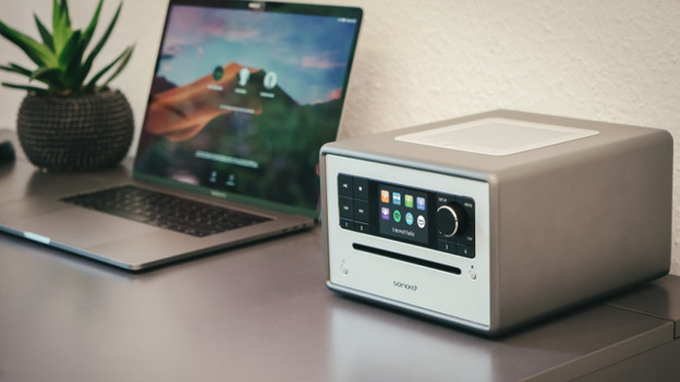 Hybrid radio on a desk