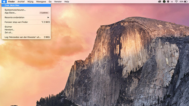Klicke oben links auf dem Bildschirm auf das Apple-Symbol und wähle dann die Option "Über diesen Mac".