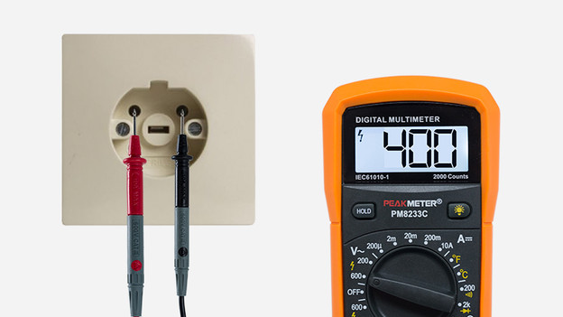 Perilex-Steckdose mit einem Multimeter messen