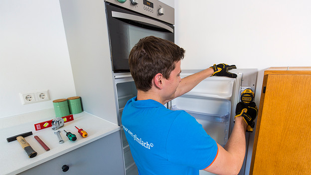 Drilling the slide system on the door