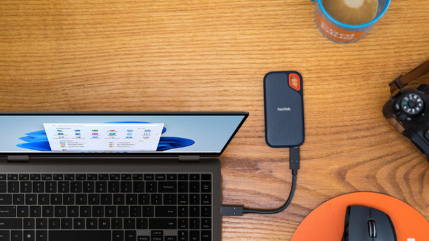 Externe Festplatte im Laptop.