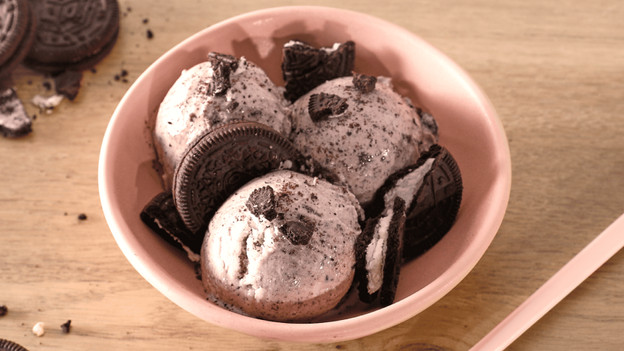 Eiscreme mit Keksstückchen