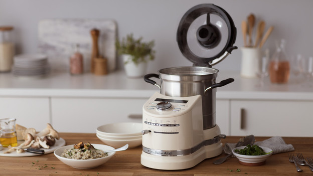 Food processor: multiple expansion options