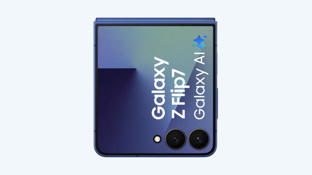 Larger and more useful outer screen