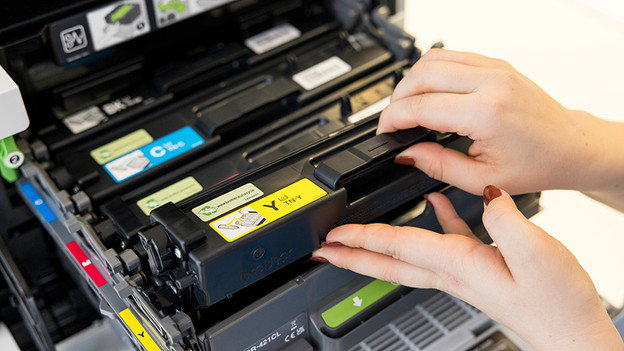 Install toner cartridge