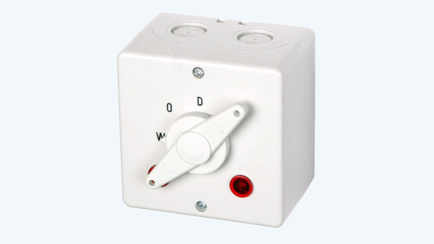 Two-way pull switch
