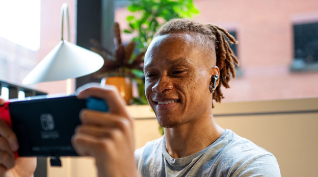 Mit dem JBL TWS unterwegs gamen