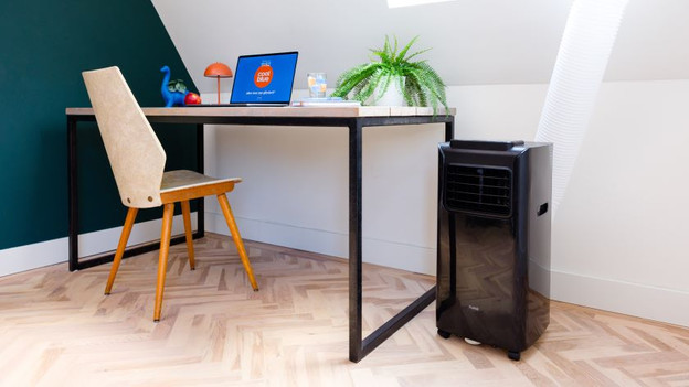 Portable air conditioner: cools the air