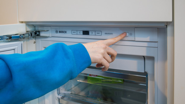 Turn off the freezer