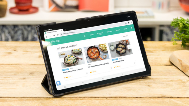 Mediocre speed: internet and social media