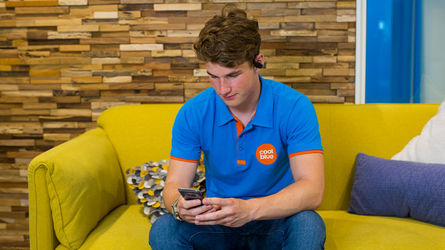 Powerbeats Pro: physical buttons