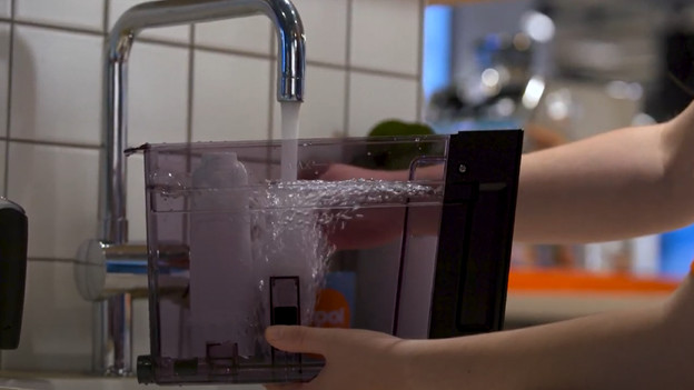 Lass die Maschine erneut spülen