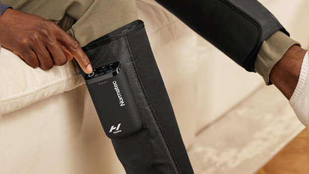 Hyperice Normatec Lower Legs: integriertes Display und App
