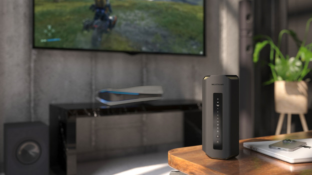 RS700: large coverage around your router